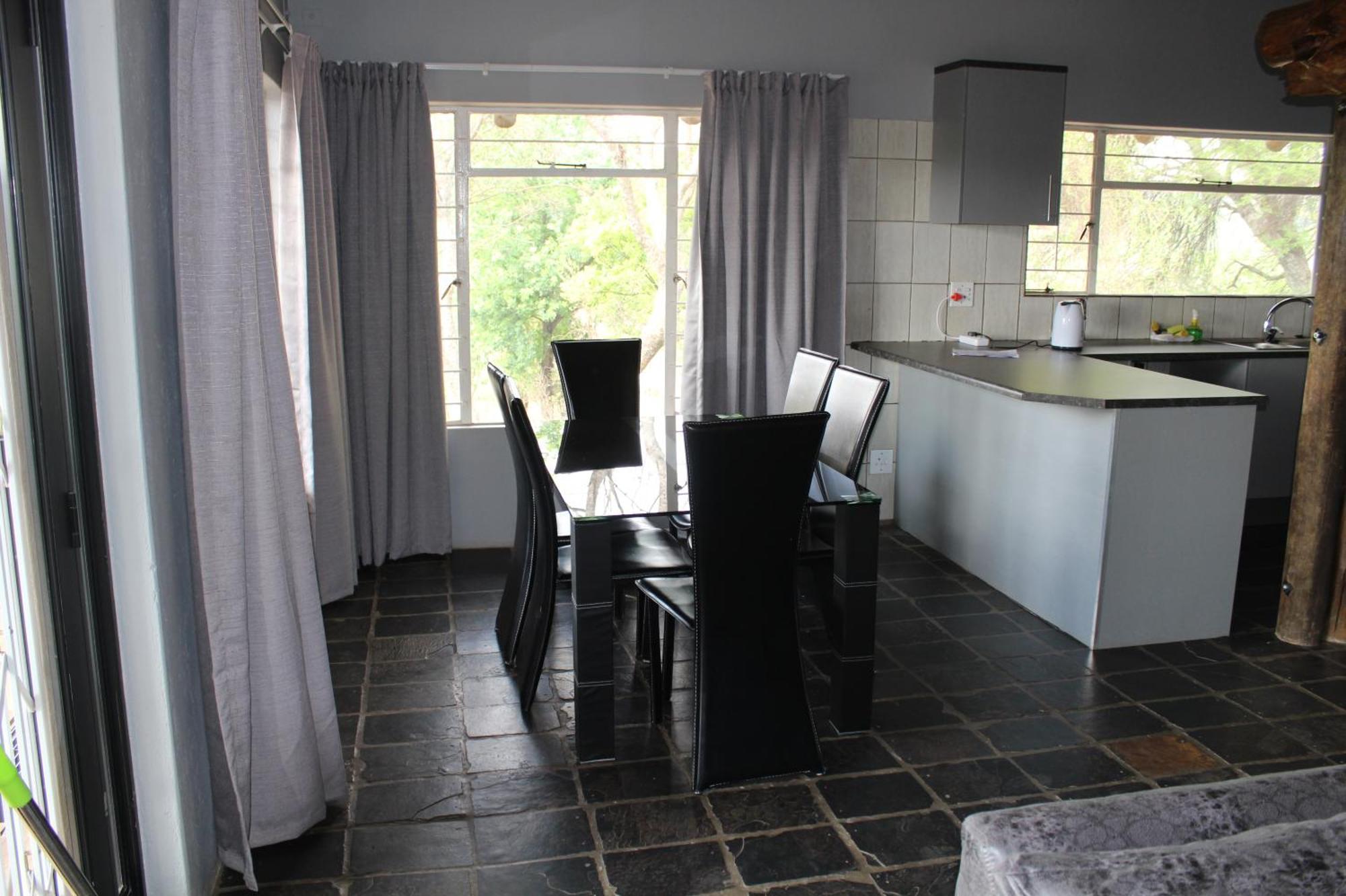 Self-Catered Apartment With Pool Krugersdorp Quarto foto